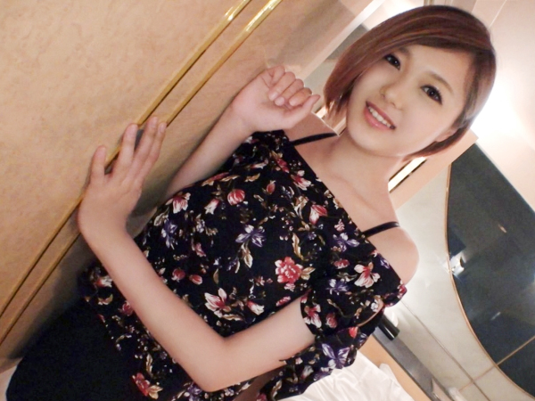 【素人】細身でキレイなおみ足の女性です！柔らかくて女性的で良い匂い！こんな美女に僕の肉棒挿入出来たら激しくしちゃう！