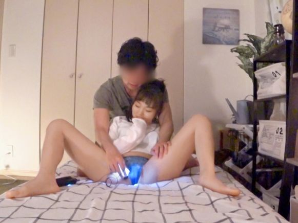 【素人ナンパ】天真爛漫なロリ美少女をゲット！ヤリ部屋でバックからガン突きされ、感じまくる姿がエロかわいい！！連続でイカされちゃう♡