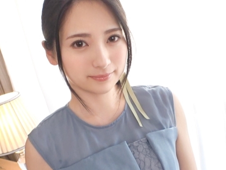 【色白美少女の淫らな本性】ナンパでゲットした清楚系女子が、美乳を揺らしながら本能むき出しで乱れる！ギンギンのチンコで敏感マ○コを激突きされ、イキまくる姿は必見！清楚な顔してエッチが大好き♡