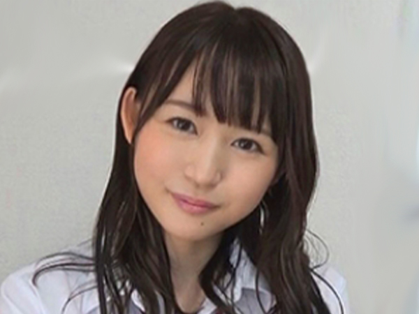 【コスプレぶっかけ】童顔お姉さんがJK姿で大胆変身！生ハメセックスで可愛い顔にザーメンぶっかけ！無邪気な笑顔とエッチなギャップに興奮MAX！