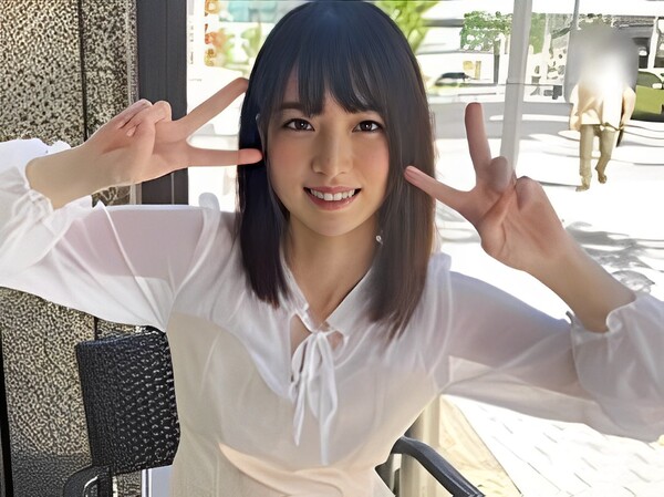 【美白肌の22歳お姉さん】恥じらい手マンで腰クネ♡騎乗位ガン突きでおっぱいぷるぷる！敏感ボディが感じまくるエロかわ素人セックス！