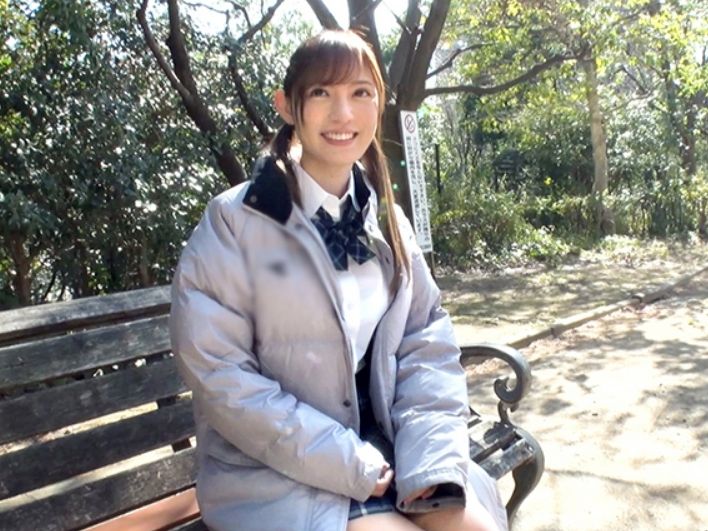 【超絶美少女のAVデビュー】制服姿のウブな美少女が2本のチンポで激ピストン！初々しい反応と本気のイキ顔がたまらない！ｗ