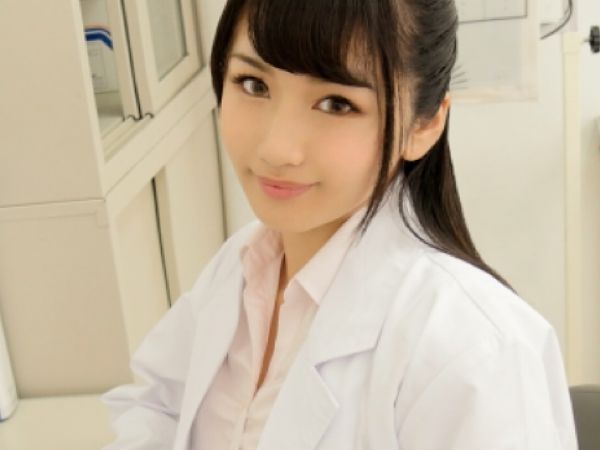 【禁断の教室ラブ】美人女教師と男子生徒の危険な関係♡ 授業中に大胆不敵なエロプレイ！制服姿で誘惑する先生に生徒の理性が崩壊！！