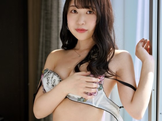 【バックで激突き】エッチなボディのお姉さん、キュートな顔してエロすぎ！ビンビンのチ○コでオマ○コをズボズボ突かれ、感じまくる姿がたまらない！！淫乱モード全開で乱れまくる♡