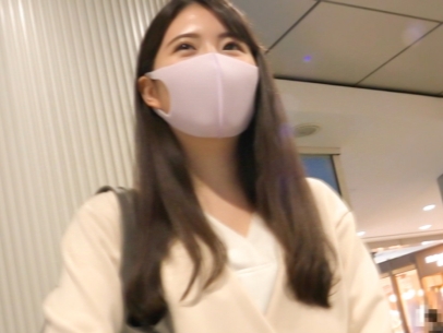 【マスク美女の巨乳パイパンSEX】『おっぱい揉んで…』巨乳で美人なお姉さんがマスク越しに誘惑！ビンビンのチンコでパイパンマンコを激しく突きまくり、大きなおっぱいを揺らしながら感じまくる！マスク越しの吐息がエロさを倍増！