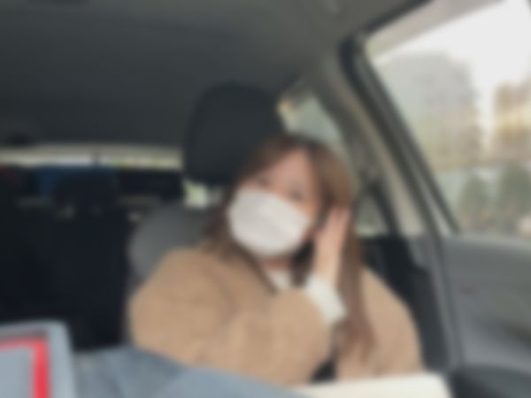 【裏切り配信】『バレたらヤバい…』セフレと生ハメ中出しSEXをこっそり生配信！ 絶倫チンポでイカされまくる素人女子の危険なプレイ！♡