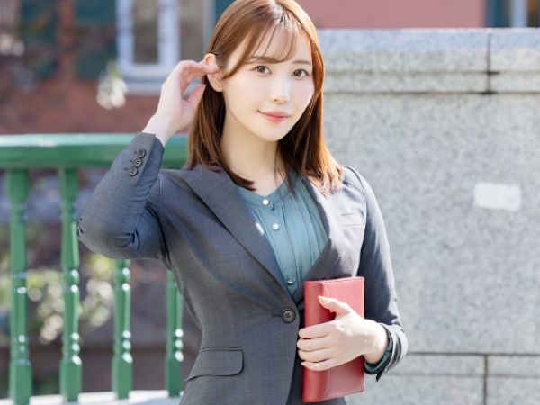 【高飛車OLの屈辱的堕ち】『やめて…でも…気持ちいい…』強気なキャリアウーマンが無理やり犯され、快楽に目覚めちゃう！抵抗虚しく肉便器へと堕ちていく、背徳の快感に溺れる姿がエロい！