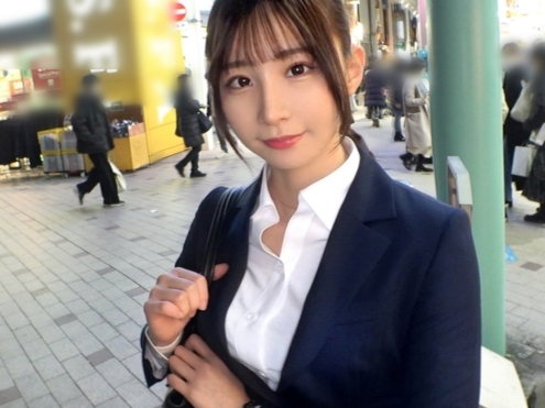 【パンストOLの誘惑】『ダメ…ここじゃ…』スーツ姿のOLをナンパ！黒パンストをビリビリに破いて、ムチムチ美尻をバックから激ピストン！オフィス街で禁断のエロプレイ！