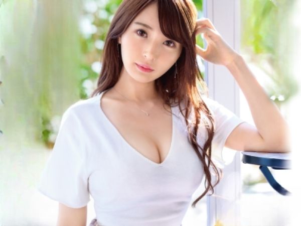 【ムチ尻ラウンドガール】『もっと奥まで…』性欲旺盛な格闘技美女が、極上ボディを武器に男を誘惑!フェラでチ○コを味わった後は、騎乗位で腰を振りまくり、ムチムチのお尻を揺らして感じまくる!♡